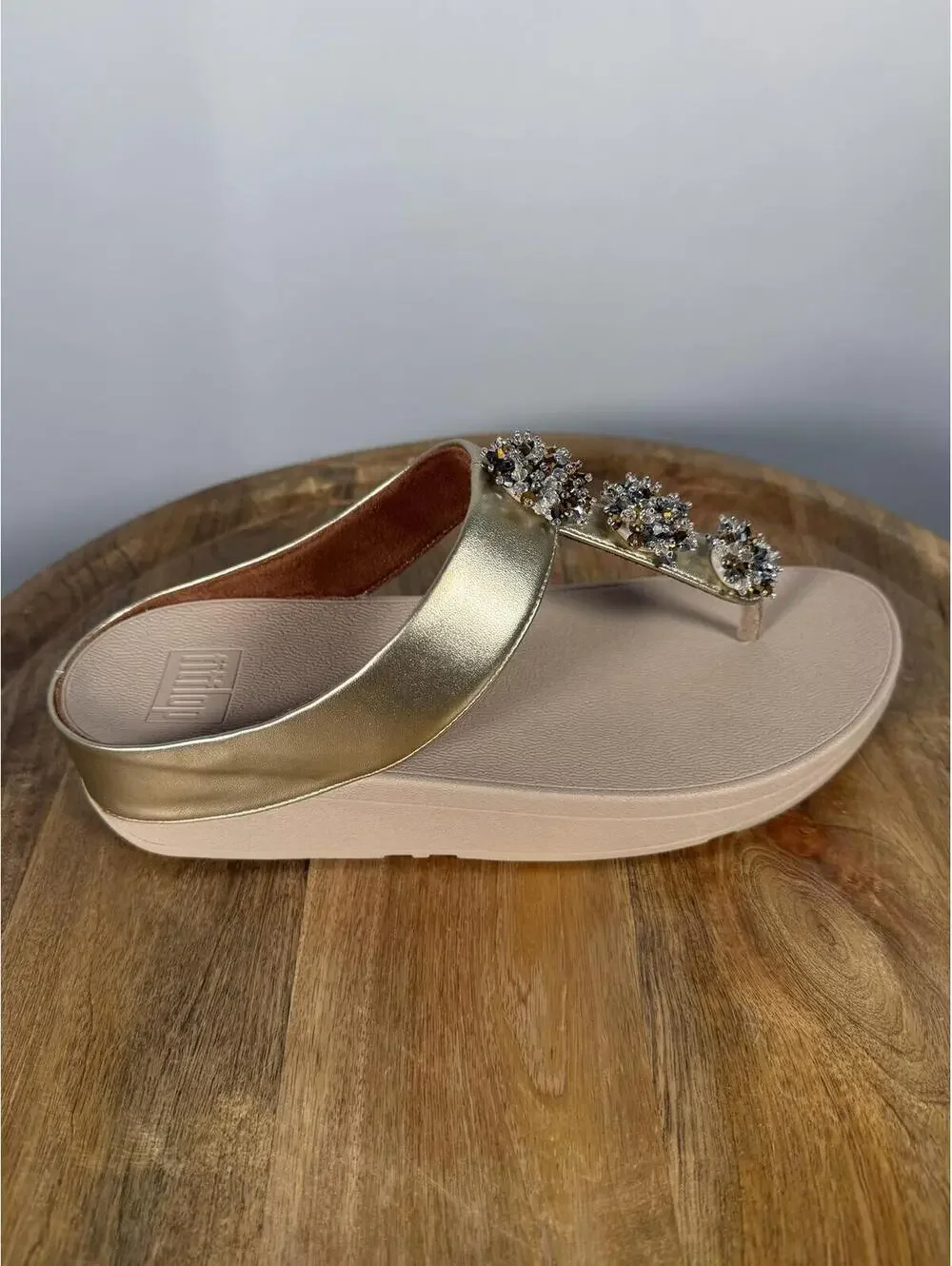 FitFlop Galaxy Toe Wedge Flip Flop Women’s US 9 Platino Sandals NWB - Picture 10 of 12